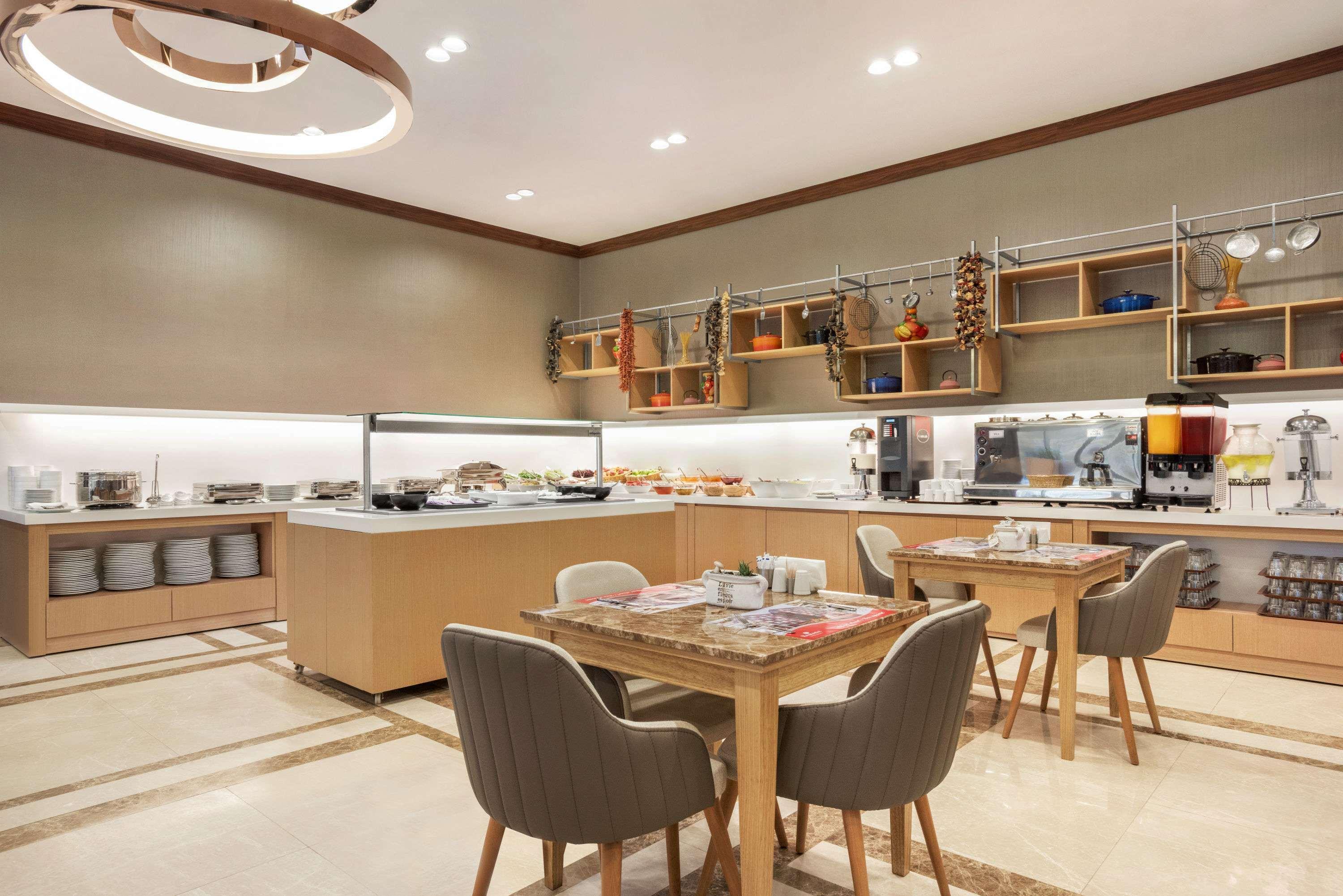 Hotel Ramada By Wyndham Istanbul Alibeykoy Extérieur photo