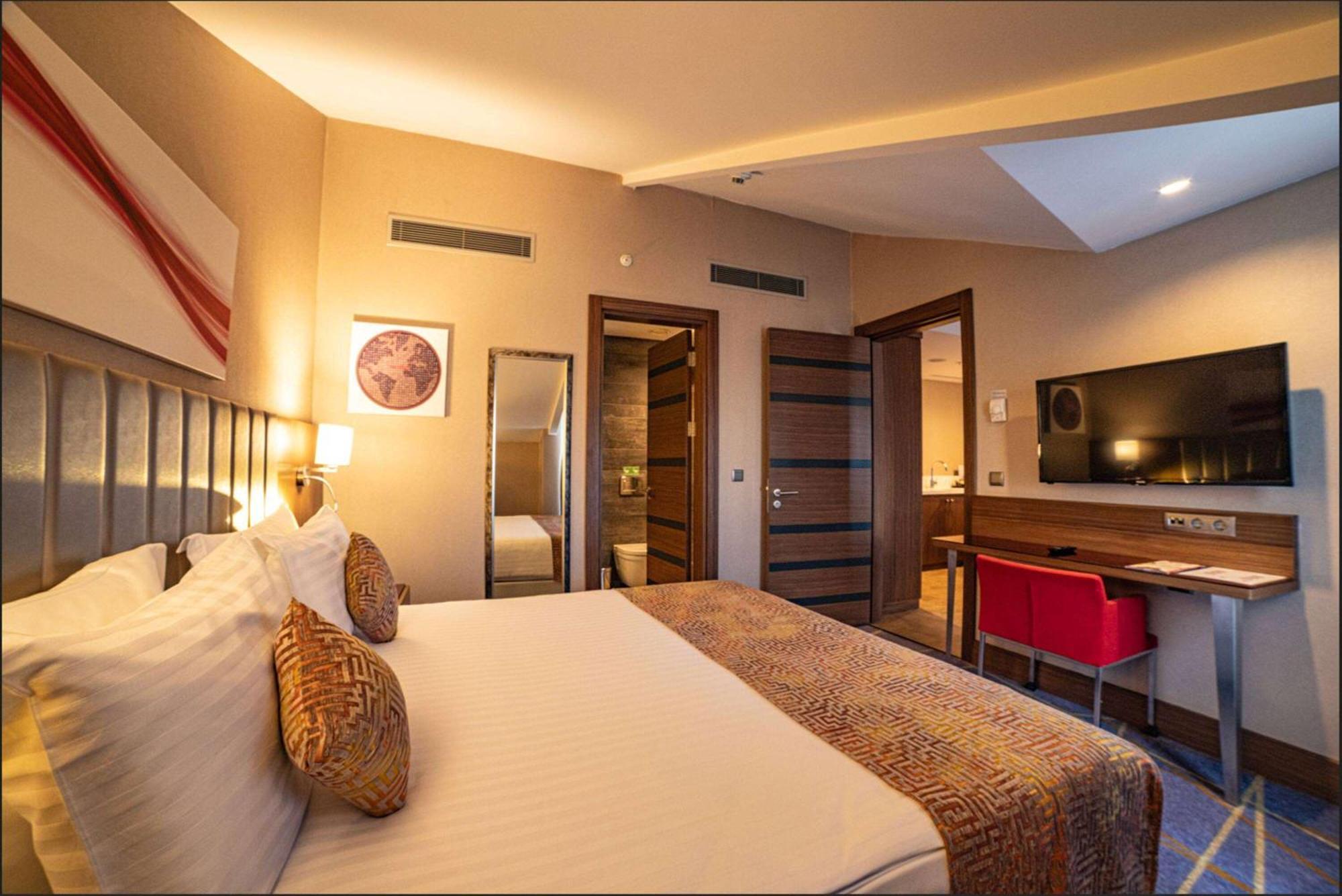 Hotel Ramada By Wyndham Istanbul Alibeykoy Extérieur photo