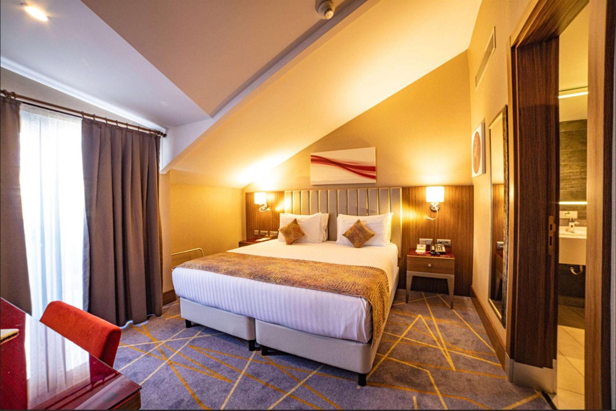 Hotel Ramada By Wyndham Istanbul Alibeykoy Extérieur photo