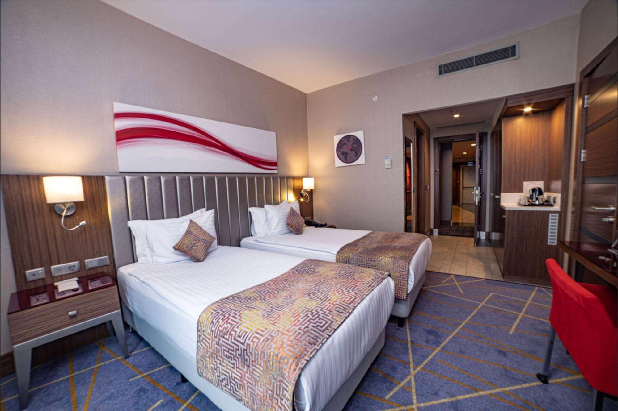Hotel Ramada By Wyndham Istanbul Alibeykoy Extérieur photo