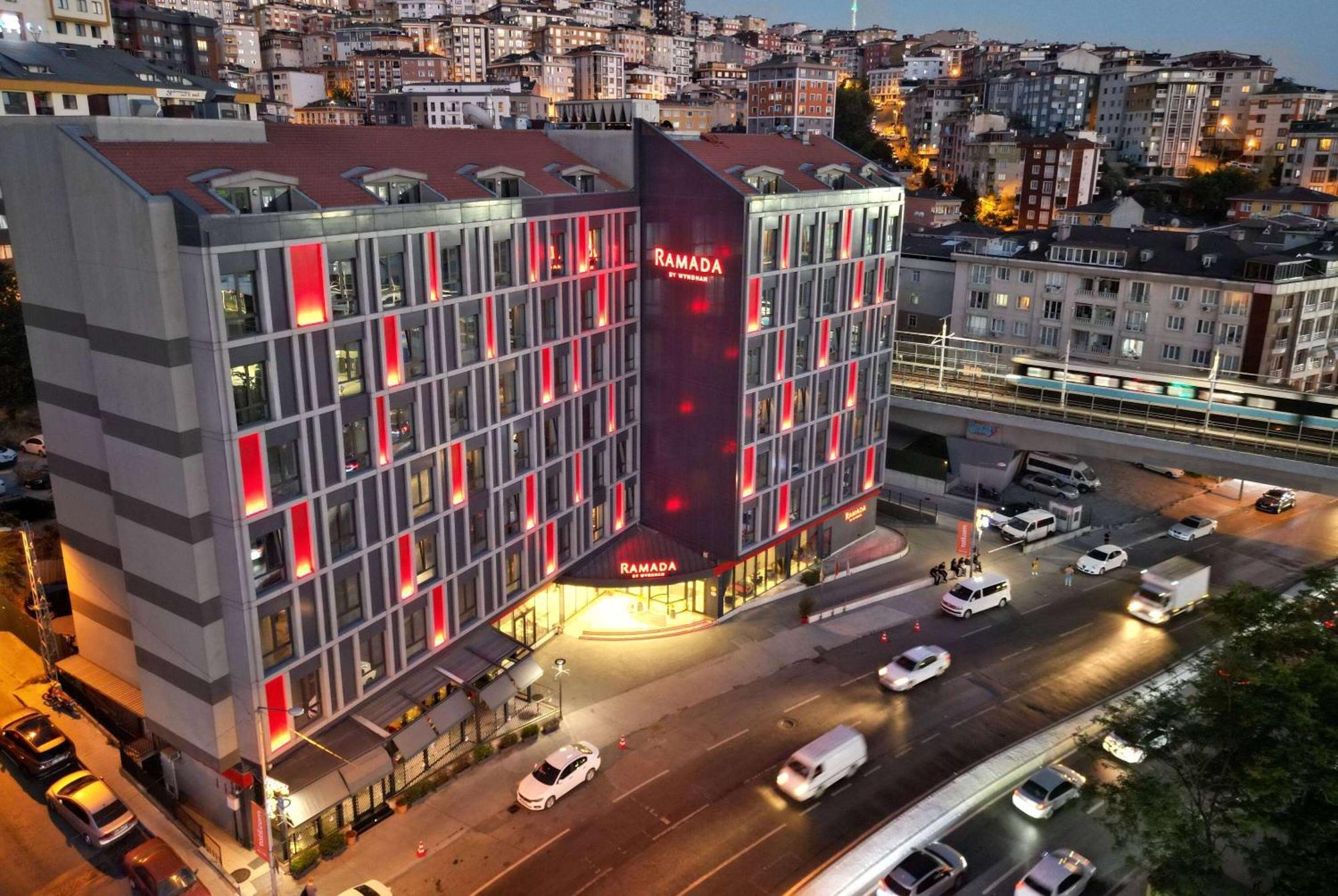 Hotel Ramada By Wyndham Istanbul Alibeykoy Extérieur photo